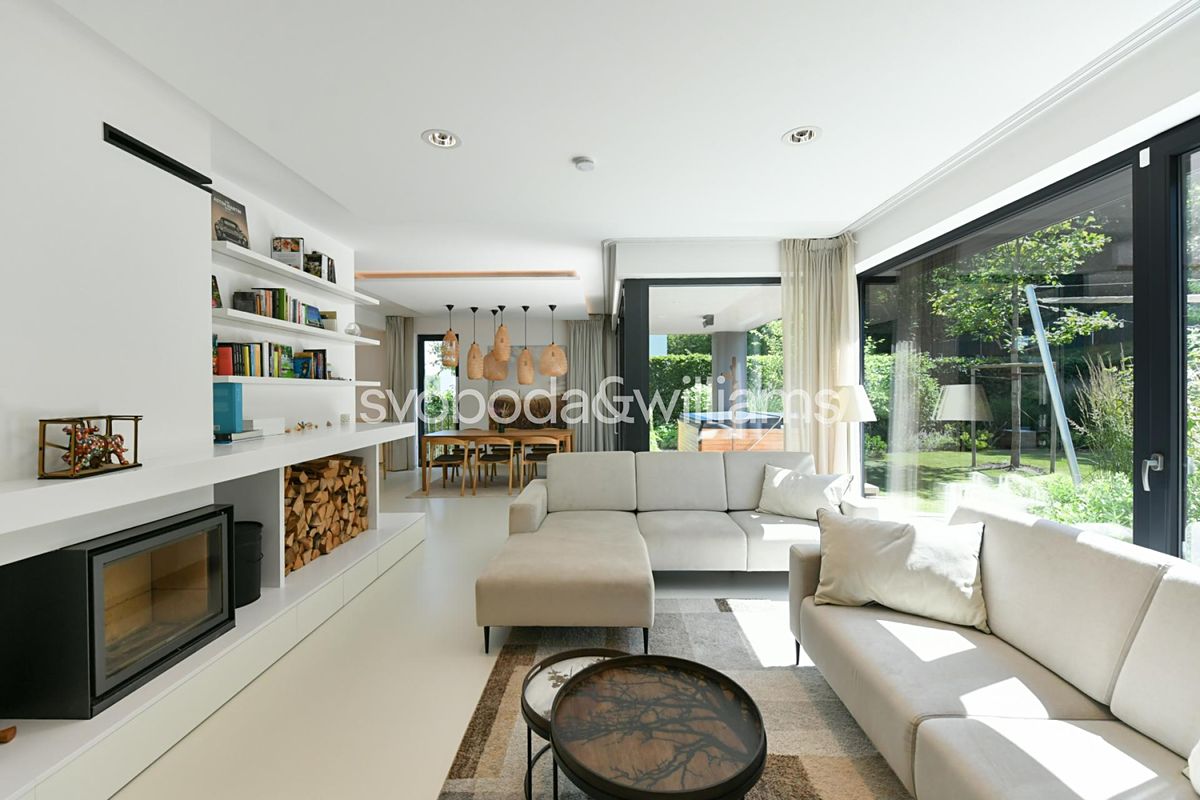 Prodej rodinného domu 278 m², pozemek 741 m²